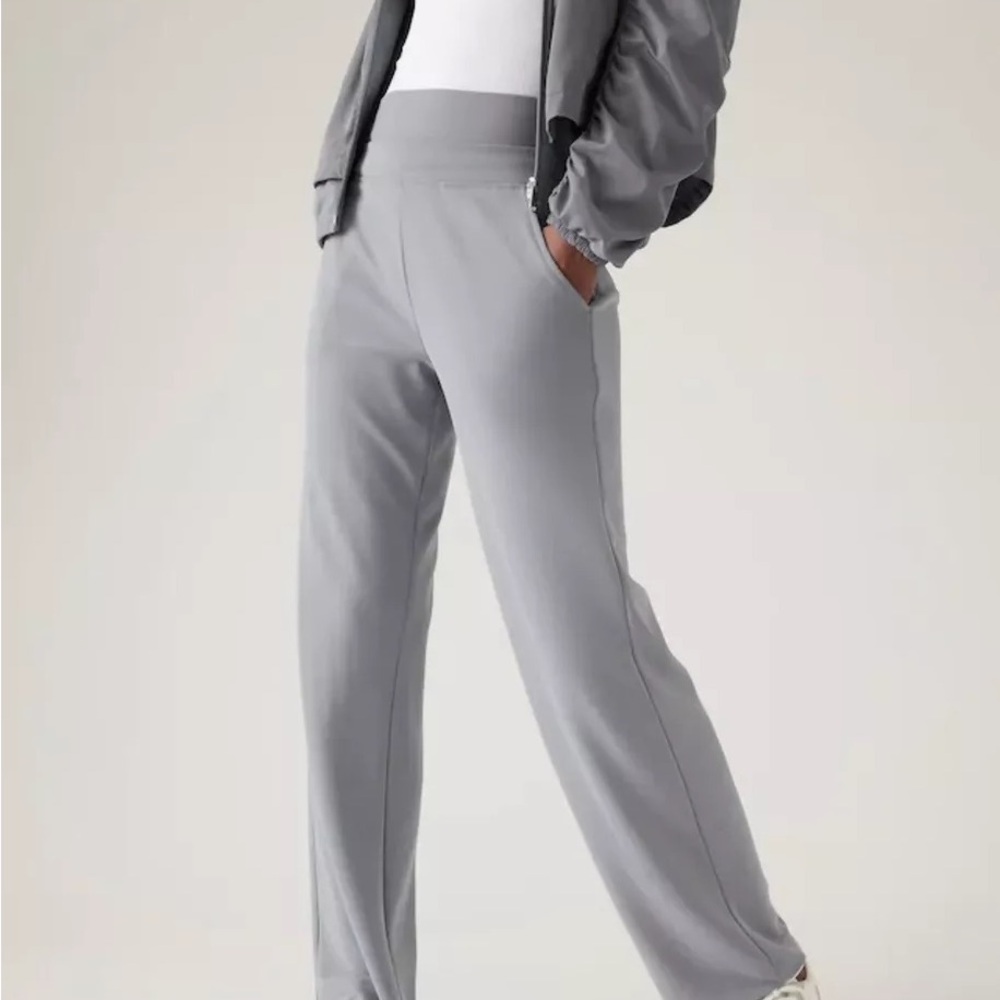 Atheleta sea soft pants size 4